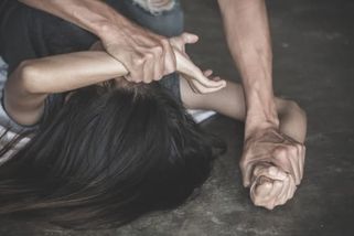 Otřesný případ ve středních Čechách: Zvrhlík zneužíval vlastní i nevlastní dcery, nejmladší byly tři roky