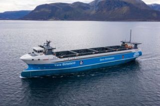 Norové představili autonomní bezemisní loď. Pohání ji energie z obřích bateriových místností