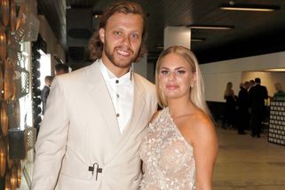 David Pastrňák se chlubí novorozenou dcerou. S manželkou prozradil krásné jméno