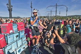 Orbánova daň vehnala Maďary do ulic - Novinky