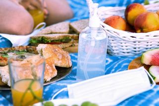 Vyhazovali nás kvůli jídlu. Ukázala jsem na jejich ceduli a bylo po problému - Médium.cz