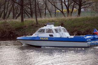 Muž se utopil v Praze ve Vltavě, policii zmizel pod hladinou pár sekund před příjezdem - Novinky