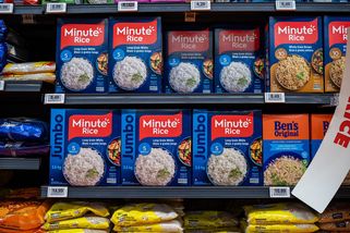 Nejhorší rýže ze supermarketu: Češi si ji kupují pořád dokola a vůbec neví, co obsahuje