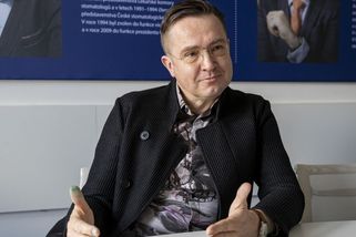 Děsivý útok na dětskou nemocnici na Ukrajině: Rusko určitě nestřílelo, hájí Kreml známý český zubař. Lidé nechápou - Super.cz