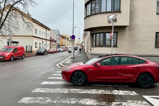 Odbočování z jednosměrné komunikace má základní pravidlo, které ovšem řidiči nedodržují - Garáž.cz