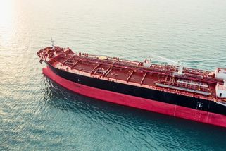 Ruský tanker na útěku před USA: Moskva žádá konec honu v Atlantiku, hrozí diplomatická roztržka