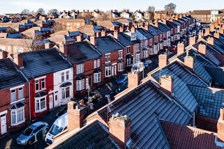 Studie: Britové zateplují, ale spotřeba energií v domech neklesá