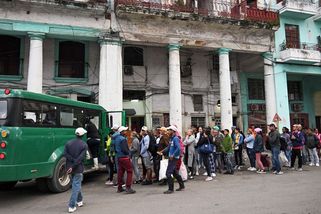 Místo aut třeba koňské potahy. Kuba sahá k drastickým úsporám - Seznam Zprávy