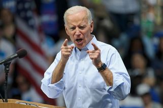 Padají, jsou v transu a zmatení. Američanům vadí vláda starců - Seznam Zprávy