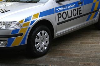 Agresor ve Varech kopal do ležícího muže. Chtěl peníze, které nedostal - Novinky