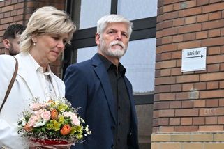 Prezidentský pár na cestě po jižní Moravě: Eva Pavlová vynesla černou a bílou a účes tentokrát vůbec nepodcenila - Super.cz