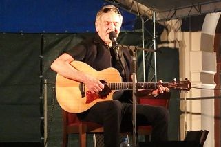 Wabi Daněk, hlas trampů, písničkář s duší tuláka - Médium.cz