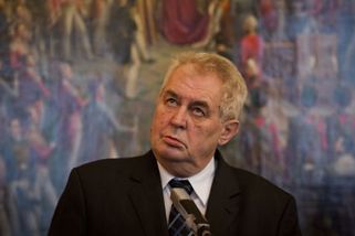 VIDEO: Zeman je zrádce, ztroskotal ve všem, tvrdí Němcová. Nečistý útok a frustrace, řekl Kubáček