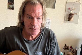 Ruský hudebník vypadl z okna. Zrovna u něj byla policejní prohlídka - Novinky