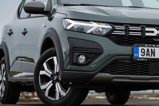 Tesla strmě propadla, Dacia posiluje, Octavii se daří a SUV tolik netáhnou: Nejprodávanější auta v Evropě za rok 2024 - Garáž.cz