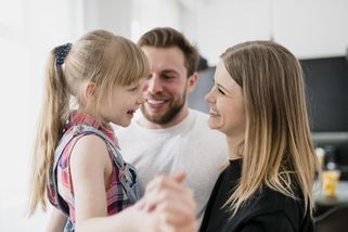 Dcera přišla ze školy a zkoušela mě z češtiny. Nachytala mě hned několikrát, až mi byla hanba - Médium.cz
