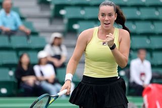 TENIS ONLINE: Valentová statečně bojuje o finále, první set ale v tie-breaku získává soupeřka - Sport.cz