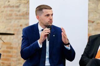 Povolenky zdraží teplo i dopravu. Česko už je nezastaví, přiznává Hladík