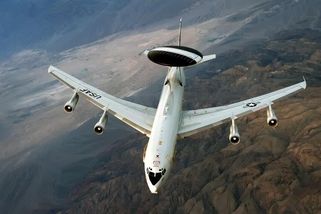 Zkáza létajícího radaru: Jak ruské vesmírné snímky pomohly Íránu zasáhnout klíčový uzel USA