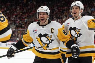 NHL | Návrat do akce ve velkém stylu. Crosby po měsíci bodoval i boxoval - Sport.cz
