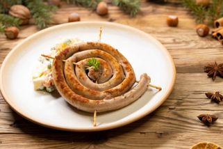 Dá se věřit vinným klobásám z řetězců? Každé druhé ne, odhalil test