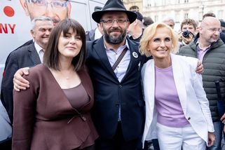 Pošlete peníze, nemám na složenky ani uhlí, žadoní Sterzik - Novinky