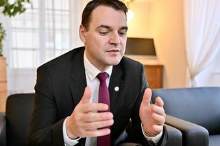 Sny o odvolání Klempíře jsou projevem absťáku levicových vyžírek, řekl Macinka