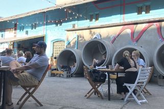 Místa, kde lze platit pouze kartou. Nejsou rozhodně pro každého - Seznam Zprávy