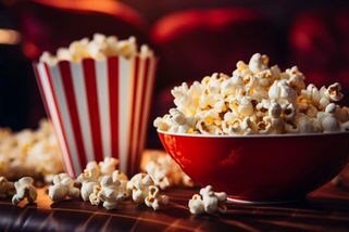 Návštěvníci kina začínají připomínat strávníky v rychlém občerstvení - Médium.cz