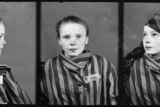 Usmívej se, fotku pošleme mamince. Czesława Kwoka zažila v Osvětimi peklo, fotka stále leží na místě - Médium.cz