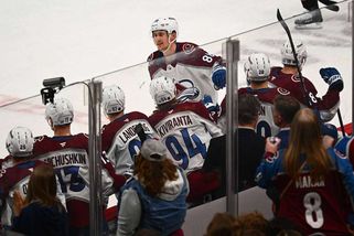 Marty party jede dál. Nečas útočí na Pastrňákovu pozici nejlepšího Čecha v NHL | Livesport.cz