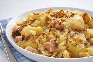 Staročeská uhlířina z jednoho hrnce: Legendární levné jídlo s kysaným zelím, které voní jako od babičky