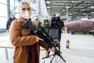 Štědré zálohy pro překupníka zbraní