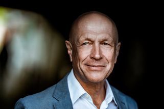 Šedesátkou po dálnici. Ekonomika je hluboko pod svým potenciálem a Česko nemá odvahu s tím něco udělat, říká ekonom Pavel Kysilka