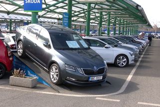 Největší český autobazar se učí polsky - Seznam Zprávy