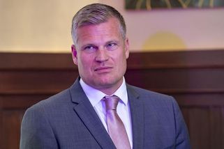 „Obama může prodávat hašiš na nádraží“ a další Turkovy rasistické postřehy už neměl nikdo číst. Novináři je teď odhalili - Novinky