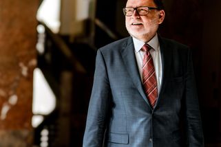 Rozkaz zněl jasně. EET musí zemřít