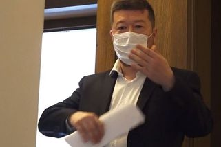 SPD blokuje korespondenční volby. Hilšer: Okamura je parlamentní terorista - Seznam Zprávy