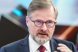 Fiala se chlubil rušením daní. A teď není na důchody, váš žaludek bych chtěl, zní od lidí