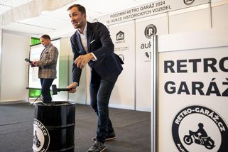 Už se to blíží! Největší dražba historických vozidel a veterán burza Retro Garáž 2025 začne už za pár dní - Garáž.cz