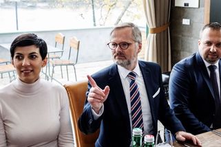 KOMENTÁŘ: Eurovolby? Lidovci a TOP 09 se potřebují. ODS se klidně nechá hodit přes palubu