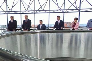 Frajeři doslova stojí na chodbě. Debata ČT schytala výsměch, mluví se o Ozvěnách Václava Moravce