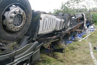 Škoda po nehodě kamionu na dálnici D1 u Lipníku nad Bečvou je více než tři miliony korun