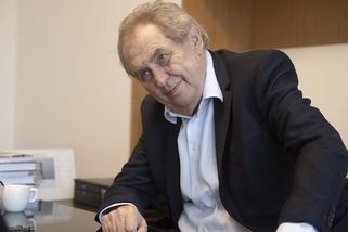 „Byl to komplikovaný zákrok.“ Šéfka konzilia hodnotila Zemanovu operaci - Seznam Zprávy