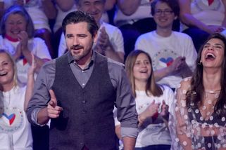 Denisa Pfauserová září v odvážném outfitu. Je to víc průhledný, než jsem si myslela, směje se