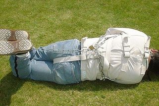 Doktore, já slyším hlasy! Pokus dokázal, že dostat se do blázince je snadné. Měl však drsnou pointu - Médium.cz