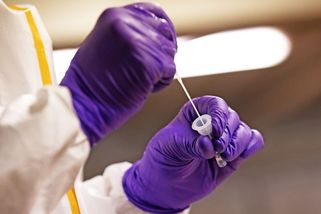 Epidemie covidu v Česku dál zrychluje - Seznam Zprávy