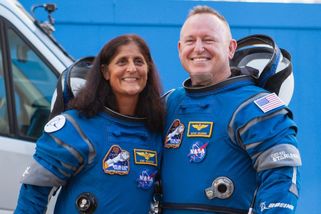 Loď Starliner přistála, ale bez astronautů. Jak přežijí v kosmu do února? - Seznam Zprávy