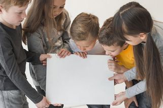 Neplakal ani nekřičel. Přesto mi bylo jasné, že se ve školce něco děje - Médium.cz