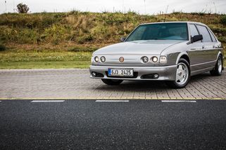 Poslední vyrobená Tatra T700: Byla mišmašem Range Roveru, Opelu i BMW a stála přes 1,6 milionu Kč - Garáž.cz